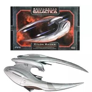 Moebius Models Battlestar Galactica Cylon Raider 1:32 Painted & Assembled Model